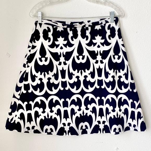 J Crew Graphic Pattern Black and White Mini Skirt - Size 4 - Picture 2 of 8